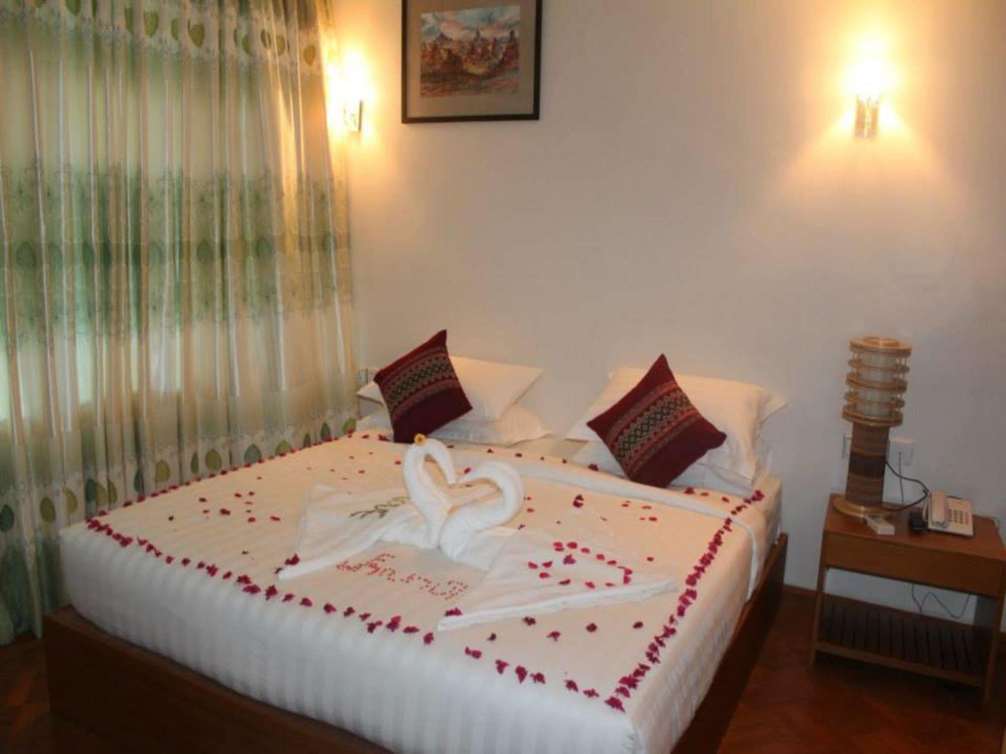 Manisanda Hotel Bagan Ngoại thất bức ảnh